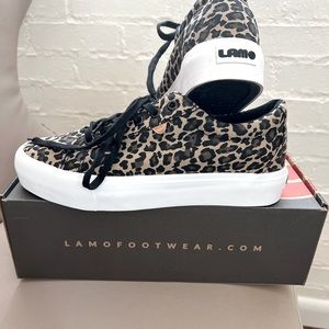 Women’s Lamo Amelie, Comfort, Fashion Sneakers Animal Print, Size 8.5